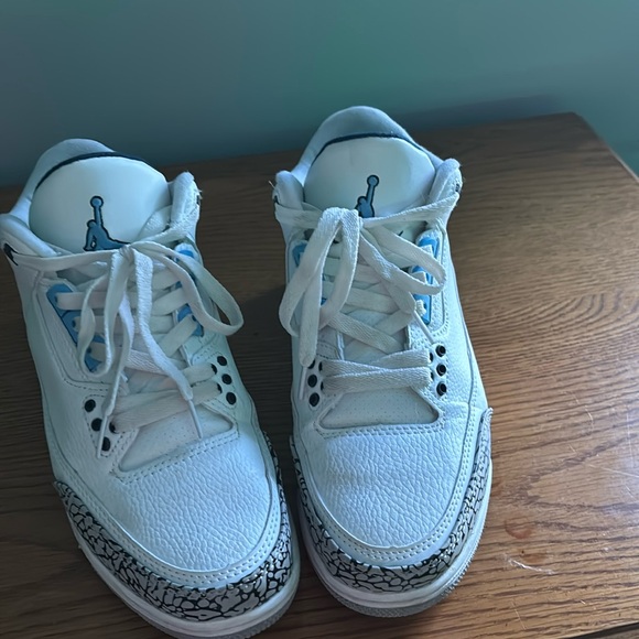 Jordan 3 University Blue - Picture 1 of 9